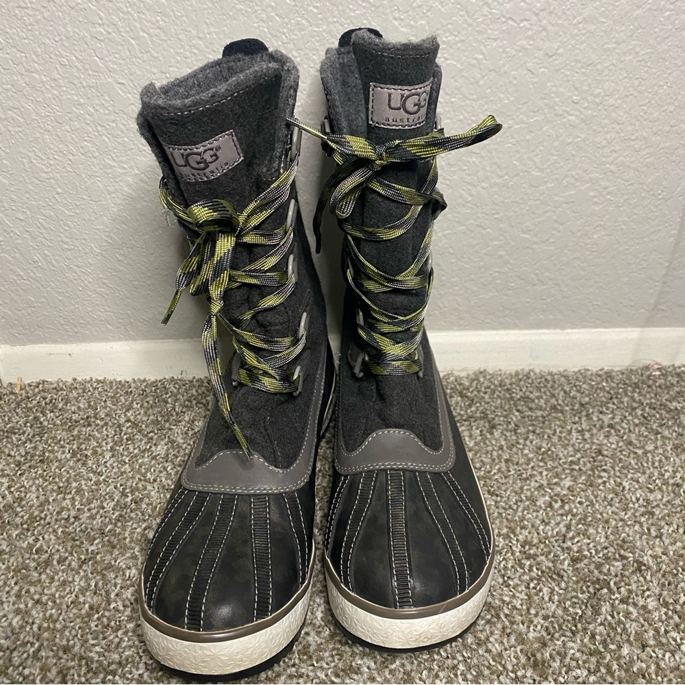 UGG Baroness Snow Duck Rain Boot - Picture 5 of 10